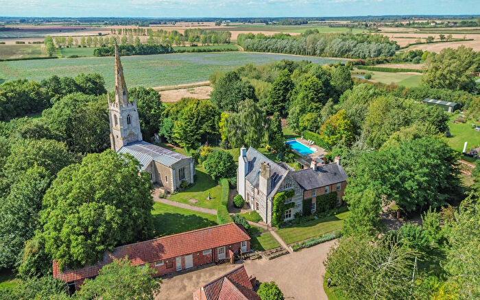 6 Bedroom Detached House For Sale In Main Street, Fenton, Newark, NG23