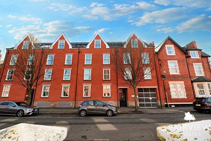 2 Bedroom Flat For Sale In Hope Drive, Nottingham, NG7