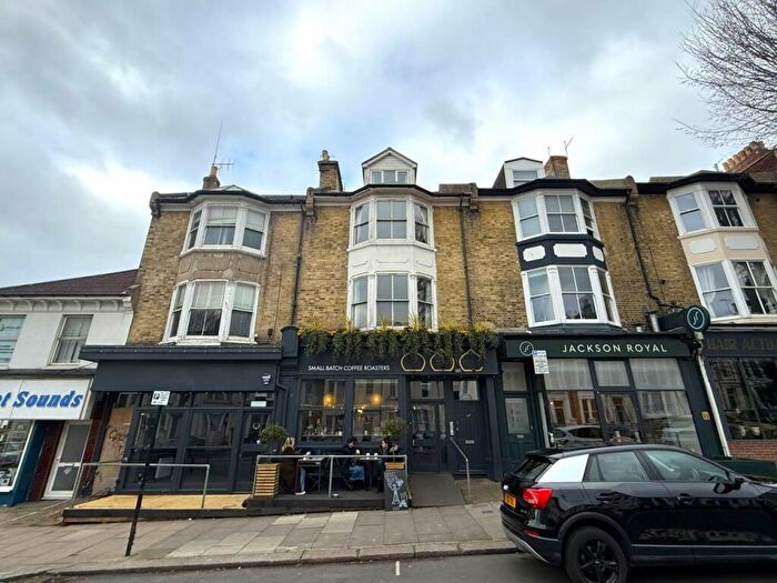 Studio To Rent In Goldstone Villas, Hove, East Sussex, BN3