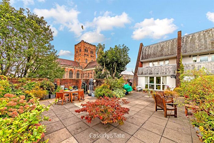 2 Bedroom Maisonette To Rent In Heritage CloseSt AlbansHertfordshire, AL3