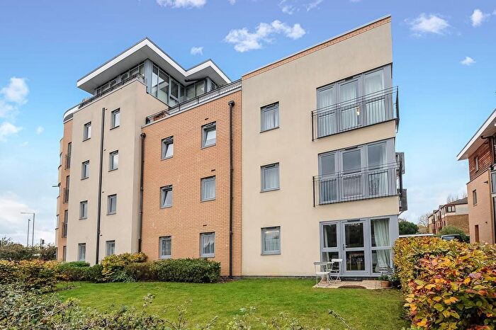 2 Bedroom Apartment To Rent In Windsor, Berkshire, SL4