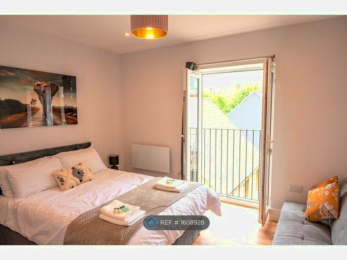 1 Bedroom Flat To Rent In Albert Court, Ramsgate, CT11