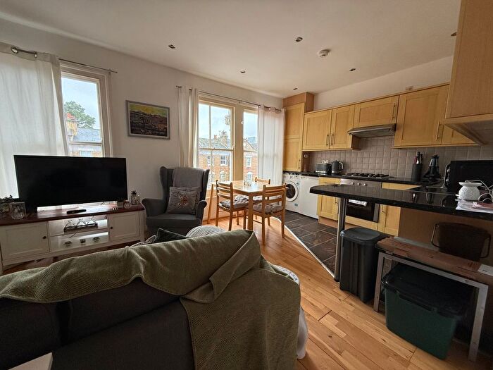 1 Bedroom Flat To Rent In Highbury Hill, London, N5