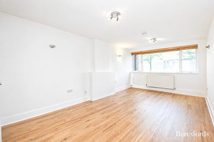 2 Bedroom Apartment To Rent In St. Ediths Court, CM12