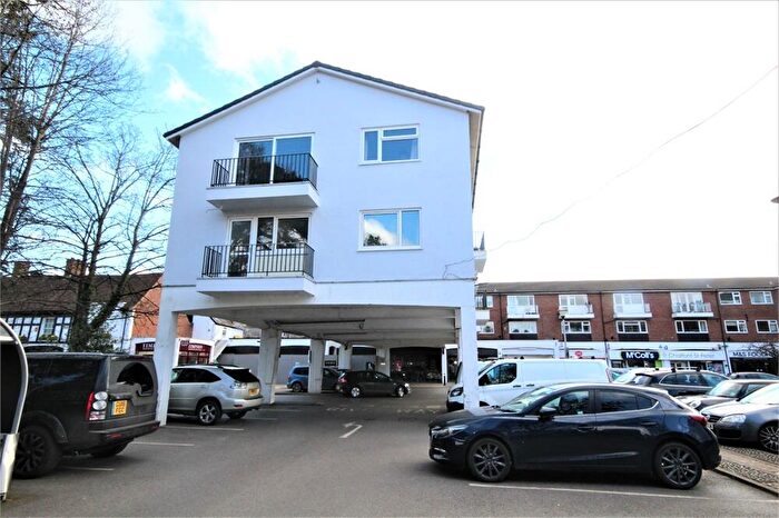 2 Bedroom Flat For Sale In St Peters Court, High Street, Chalfont St Peter, SL9