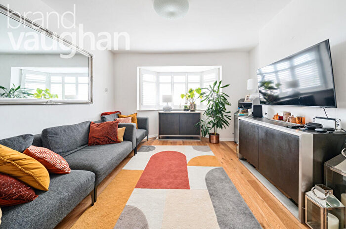 4 Bedroom Semi-Detached House To Rent In Highbank, Brighton, East Sussex, BN1