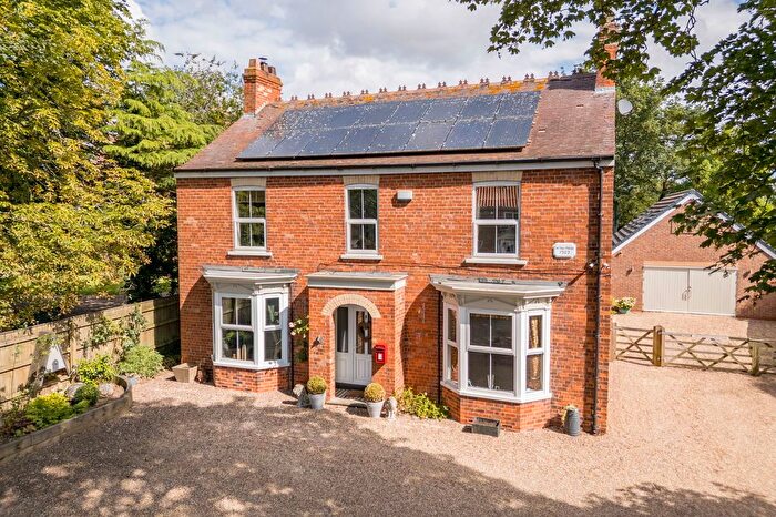 5 Bedroom Detached House For Sale In Main Road, Thorngumbald, Hull, HU12