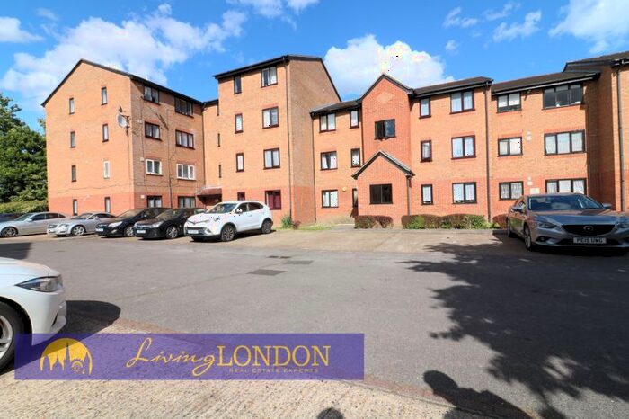 1 Bedroom Flat To Rent In Streamside Close, London, N9