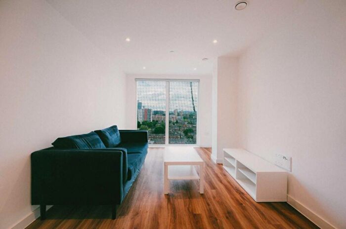 2 Bedroom Flat To Rent In Gateway, Salford, Manchester, M5