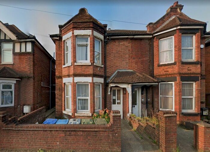 1 Bedroom Flat To Rent In Flat, Bitterne Road West, Southampton, SO18