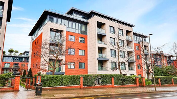 1 Bedroom Flat For Sale In Putney Hill, London, London, SW15