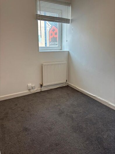 2 Bedroom Flat To Rent In Cradock Street, Swansea, SA1
