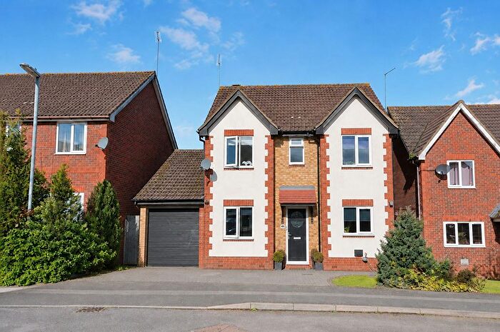 4 Bedroom Detached House For Sale In Lancaster Way, Northampton, NN4