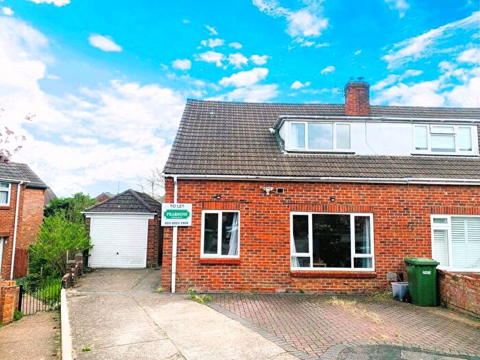 3 Bedroom Semi Detached House To Rent In Clifton Gardens, West End, SO18