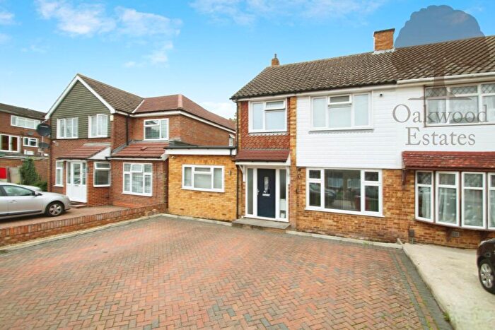 House Of Multiple Occupation To Rent In Dawley Ride, Colnbrook, SL3