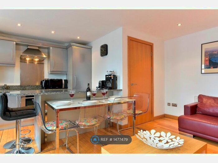 2 Bedroom Flat To Rent In Winchester House, London, SE1