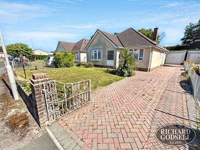 3 Bedroom Detached House For Sale In Christchurch, BH23