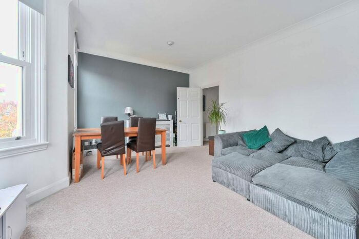 3 Bedroom Flat To Rent In Hafer Road, Clapham Junction, London, SW11
