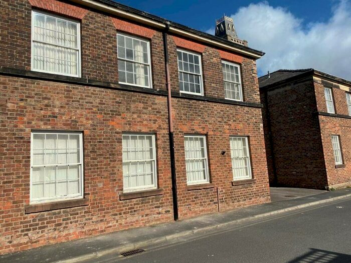 3 Bedroom Semi-Detached House To Rent In Oakhouse Park, Walton, Liverpool, Merseyside, L9