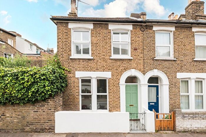 2 Bedroom Property For Sale In Forester Road, Peckham, SE15