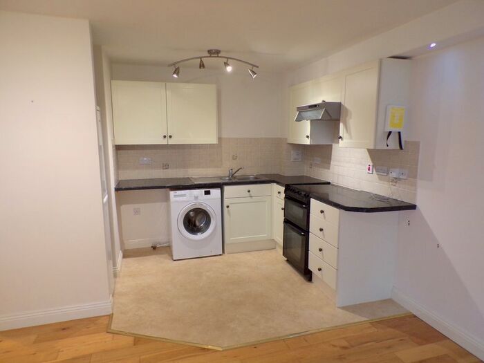 1 Bedroom Flat To Rent In South Street, Braunton, EX33