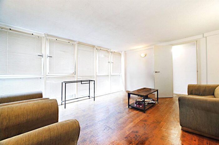 2 Bedroom Flat To Rent In Artichoke Hill, Wapping, London, E1W