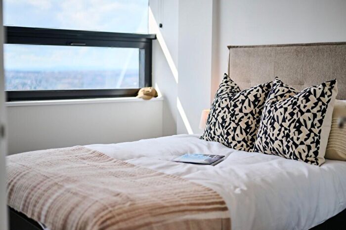 1 Bedroom Apartment To Rent In The Octagon - Great Charles Street Queensway, Birmingham, B3