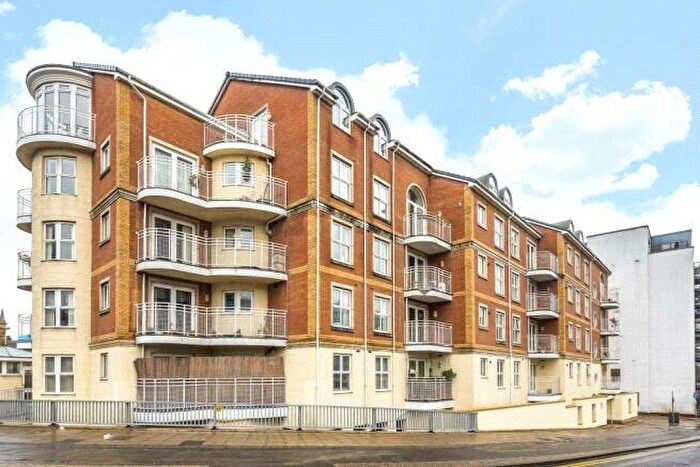 2 Bedroom Apartment To Rent In Grantley Heights, Kennet Side, Reading, Berkshire, RG1