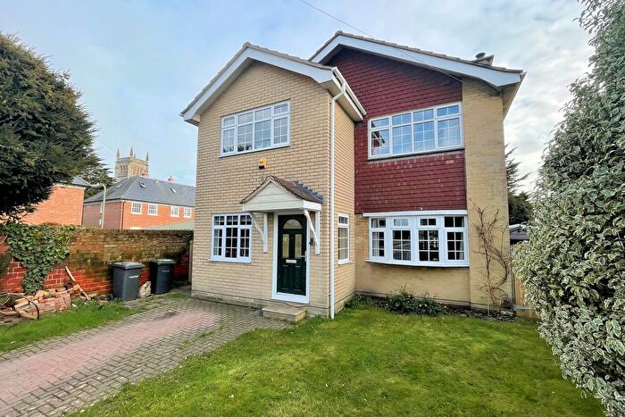 4 Bedroom Detached House For Sale In Green Road, Alvertsoke, PO12