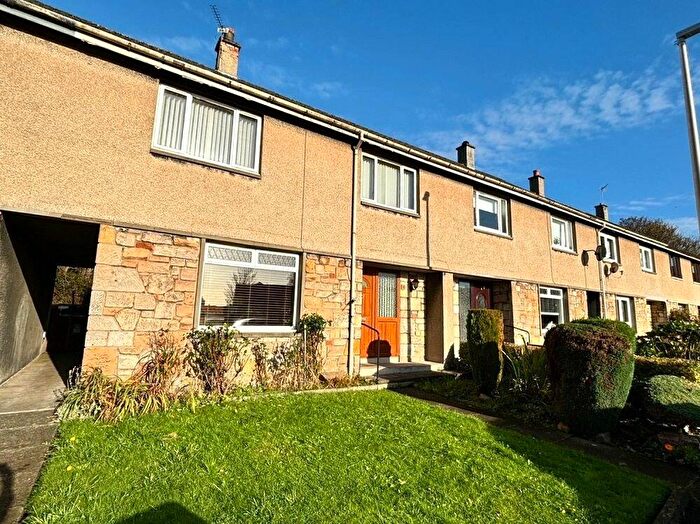3 Bedroom Terraced House For Sale In Craigmore Gardens, Torryburn, Dunfermline, KY12