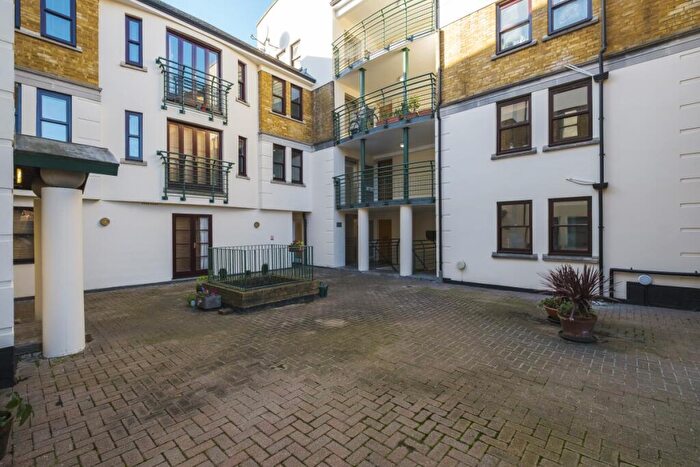 2 Bedroom Apartment To Rent In Tideway Court, Rotherhithe Street, SE16
