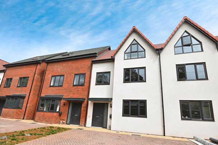 4 Bedroom Terraced House To Rent In Osbourne Gardens, HP19