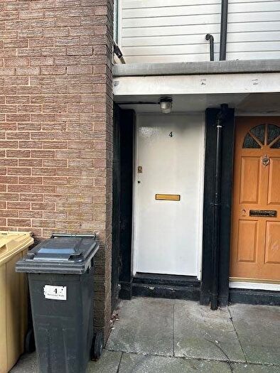 2 Bedroom Property To Rent In Burnham Walk, Farnworth, Bolton, BL4