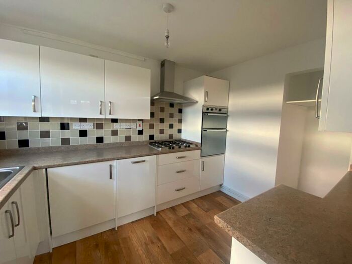 2 Bedroom Flat To Rent In Whitehall Walk, St. Neots, PE19