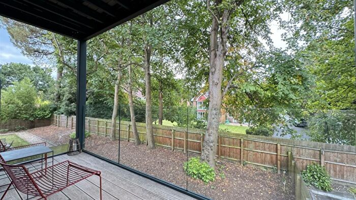 2 Bedroom Apartment For Sale In The Avenue, Branksome Park, BH13
