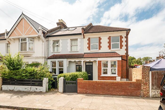 3 Bedroom Semi-detached House For Sale In Ranelagh Road, London, N22