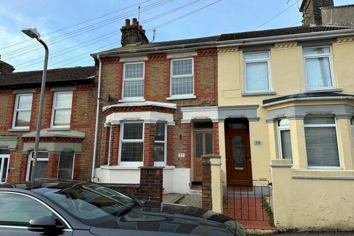 3 Bedroom Property To Rent In Kitchener Road, Dover, CT17
