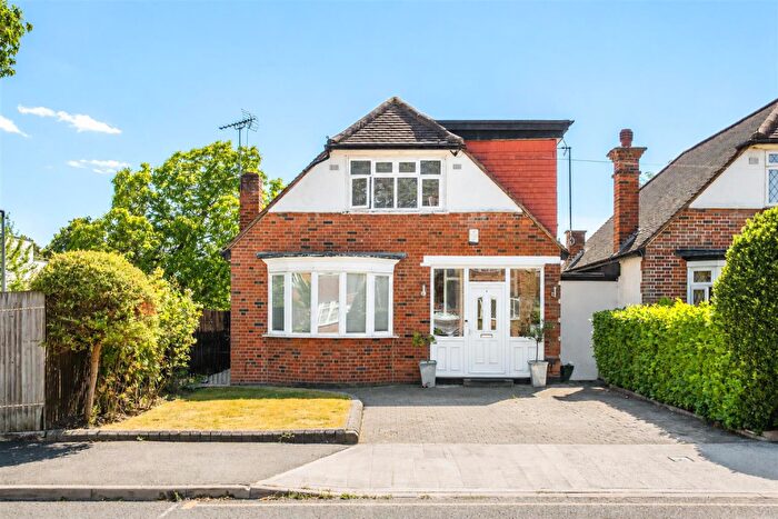 4 Bedroom Detached House For Sale In Tolcarne Drive, Pinner, HA5