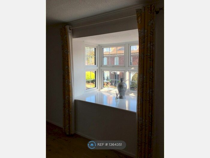 2 Bedroom Flat To Rent In Gloucester Terrace, Bristol, BS35