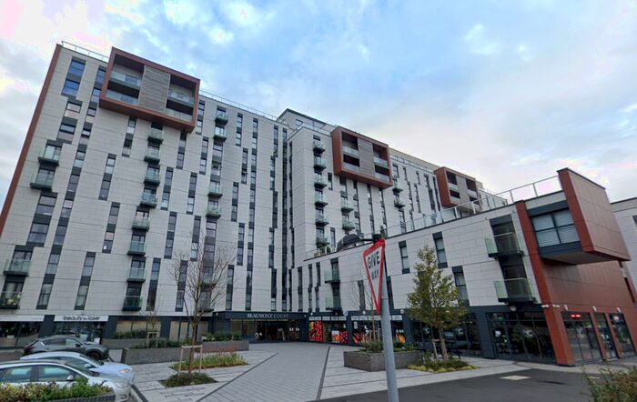 2 Bedroom Flat To Rent In Victoria Avenue, Southend- On-Sea Essex, SS2