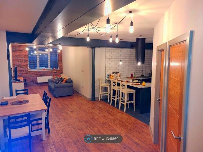 2 Bedroom Flat To Rent In Queen Street, Wakefield, WF1