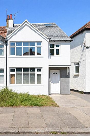 Studio To Rent In Beechmount Avenue, London, W7