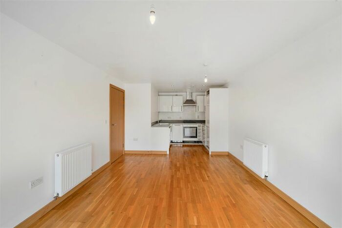 2 Bedroom Flat To Rent In Zodiac Close, Edgware, HA8
