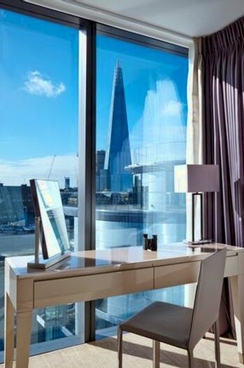 2 Bedroom Flat To Rent In Lower Thames Street, Shard View, London, EC3R