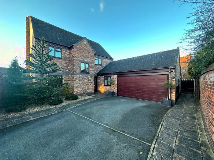 4 Bedroom Detached House For Sale In Woodford Green, Telford, Shropshire, TF5