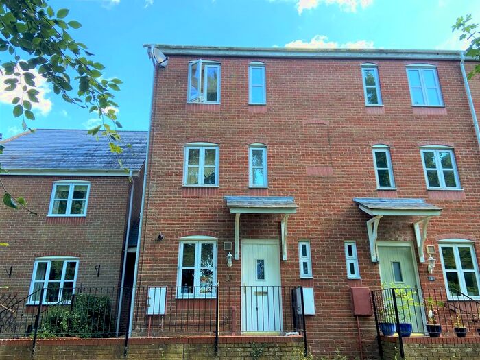 4 Bedroom End Of Terrace House For Sale In Weavers Reach, Tonedale, Wellington, TA21