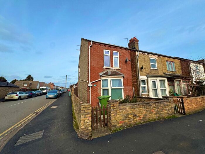 3 Bedroom House To Rent In Mayors Walk, Peterborough, PE3