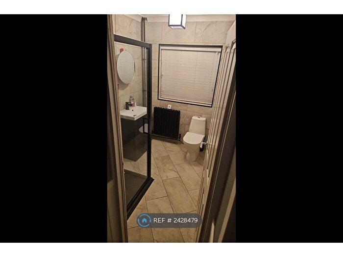 2 Bedroom Bungalow To Rent In Rockingham Road, Kettering, NN16