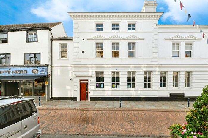 3 Bedroom Flat For Sale In High Street, Hitchin, SG5