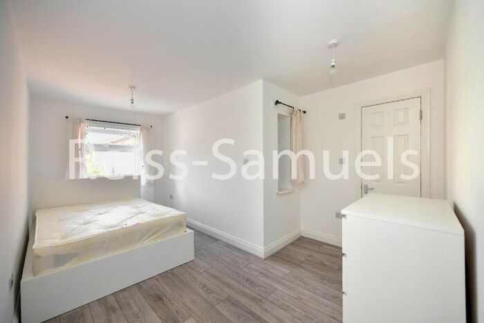 5 Bedroom Terraced House To Rent In Lockesfield Place, London, E14